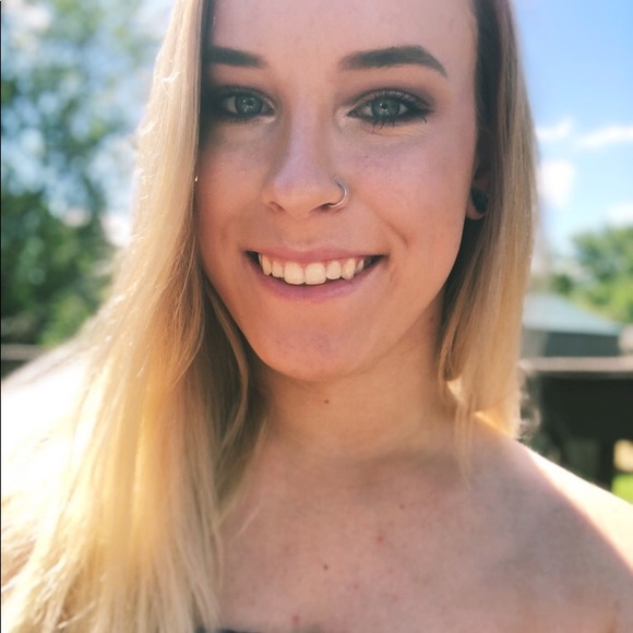 Meet your Posher, Brittany - Picture 1 of 1